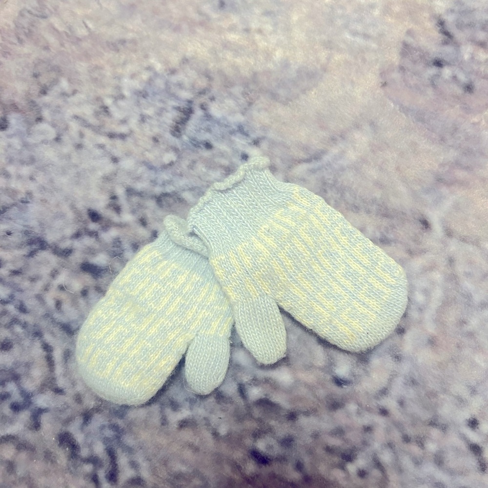 Fendi baby winter gloves mittens